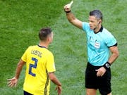Entschuldigte sich bei Granit Xhaka - und fehlt im Viertelfinal wegen einer Gelbsperre: Mikael Lustig (Bild: KEYSTONE/EPA/ZURAB KURTSIKIDZE)