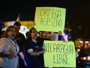 Bei Auseinandersetzungen von Teilen der Bevölkerung gegen die Regierung in Nicaragua sollen bereits mehr als 300 Personen ums Leben gekommen sein. (Bild: KEYSTONE/EPA EFE/EDWIN BERCIAN)