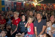 Alles Bangen und Hoffen nützte nichts: Die Fans im Zelt der Jlge-Bar wurden von der Nati nicht verwöhnt. (Bild: Corinne Glanzmann (Stans, 3. Juli 2018))