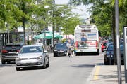 Auf dem Boulevard herrscht wieder das ursprüngliche Verkehrsregime. Die Strasse ist wieder von allen Seiten befahrbar. (Bild: Donato Caspari)
