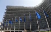 Flirrende Hitze am Sitz der EU-Kommission in Brüssel. (Bild: Keystone)