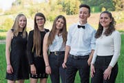 Die MST Singers (von links): Silvia Kuratli, Manuela Gubser, Sandra Brander, Remo Forrer und Noemi Benz. (Bild: PD)