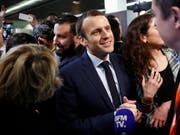 Die Affäre um seinen Ex-Sicherheitsmann ist zumindest bis anhin nicht eskaliert. Die Mehrheit der französischen Nationalversammlung stellte sich am Dienstag hinter Präsident Emmanuel Macron. (Bild: KEYSTONE/EPA/YOAN VALAT)