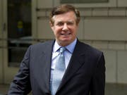 Gegen den US-Lobbyisten Paul Manafort, der zeitweilig den Wahlkampf von Präsident Donald Trump geleitet hatte, hat ein Prozess wegen mutmasslichen Steuerbetrugs begonnen. (Bild: KEYSTONE/FR159526 AP/JOSE LUIS MAGANA)