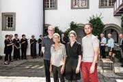 Das Klanghalt-Team (v. l.): Norbert Schmuck, Ruth Falk, Imelda Natter und Lukas Gugger im Kreuzgang von St. Katharinen. (Bild: Sabrina Stübi)