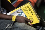 Europa ist das Ziel der Migranten aus Afrika. Doch die EU will verhindern, dass sie überhaupt so weit kommen. (Bild: Olmo Calvo/AP (Mittelmeer, 4. Juli 2018))