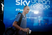 Chris Froome vor dem Training. (Bild: Peter Dejong/Keystone)