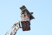 Die Drehleiter war natürich auch im Einsatz. (Bild: Barbara Hettich)