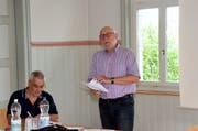 Finanzchef Roger Disch und Präsident Bruno Lüscher an der Delegiertenversammlung des Abwasserzweckverbands Lützelmurgtal im Hagenbucher Gemeindehaus. (Bild: Christoph Heer)