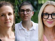 Diese drei Autorinnen vertreten die Schweiz am Wettlesen um den Bachmannpreis: v.l. Martina Clavadetscher aus Brunnen, Anna Stern aus Rorschach und Corinna T. Sievers aus Herrliberg. (zVg ORF) (Bild: Pressebilder ORF)
