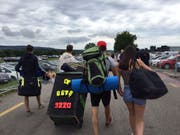 Die Anreise ans Openair Frauenfeld ist geschafft. Nun heisst es rasch einchecken und einen Zeltplatz suchen bevor der erste Regen kommt. (Bild: Keystone-SDA: Silvia Minder)