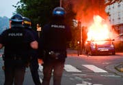 Beamte der Bereitschaftspolizei beim Einsatz in Nantes. (Franck Dubray/AP, 3. Juli 2018)