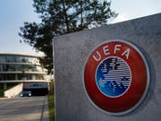 Die UEFA macht künftig in den meisten europäischen Klub-Wettbewerben bei Verlängerungen die Einwechslung eines vierten Spielers möglich (Bild: KEYSTONE/JEAN-CHRISTOPHE BOTT)