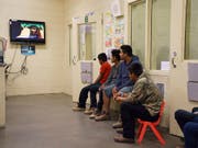 Aufgegriffene jugendliche Migranten in einem Gebäude der US-Grenzbehörde in Tuscan im Bundesstaat Arizona. (Bild: KEYSTONE/AP/CAROLYN KASTER)