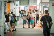Immer begehrter: Jugendliche an der Ostschweizer Bildungsmesse in St.Gallen. (Bild: Benjamin Manser, 1. September 2016)