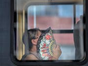 Im Osten Kanadas liegt die Temperatur teils über 34 Grad. Wegen der hohen Luftfeuchtigkeit füht sie sich aber eher wie 40 Grad an. (Bild: KEYSTONE/AP/VADIM GHIRDA)