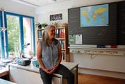 Diesen Sommer verlässt Esther Legenstein ihr buntes Klassenzimmer in der grünen Umgebung. (Bild: Emilie Jörgensen)