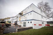 Wie die Schulanlage Auen werden in Frauenfeld während den Sommerferien weitere Kindergärten und Schulanlagen saniert und renoviert. (Bild: Reto Martin)