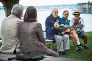 Beim Gedichte pflücken liest Max Huwyler seine eigenen Gedichte vor. (Bild: Jakob Ineichen (Zug, 5. Juli 2018))