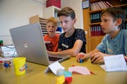 Buochser Schüler an der Arbeit während einer Projektwoche. (Bild: Corinne Glanzmann (30. Mai 2018))
