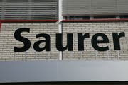 Saure Mienen bei Saurer: Die Rentner nehmen den Entscheid der Stiftungsaufsicht nicht hin. Archivbild: Trix Niederau (17.10.2006)