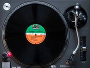 Die Platten, mit denen der Ex-DJ sein Geld verdiente, wurden ihm letztlich zum Verhängnis. (Bild: KEYSTONE/PETER KLAUNZER)