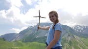 Patricia Waser will ein Gipfelkreuz auf dem 2246 Meter hohen Schwalmis errichten. (Bild: PD)