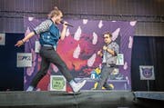 Luc Oggier und Lorenz Häberli (links) von Lo & Leduc vor dem Frauenfelder Publikum. (Bild: Andrea Stalder (Frauenfeld, 7. Juli 2018))