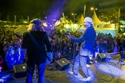 Eine gut besuchter Freitagabend mit Chris Jagger (rechts).