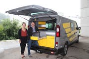 Pierra Schmid (Kundenberaterin) und Jürg Frei (Leiter Mietgeschäft) in der Basis in Gossau.