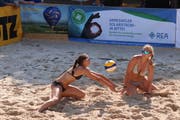 Anna Rau und Mirjam Keller verlieren das Finalspiel der B1-Frauen. (Bild: Barbara Hettich)