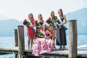 Die neue Rosenkönigin Fabien Joller (Mitte) mit den Rosenprinzessinnen Nicole Meister, Jasmine Michel, Erit van der Bank und Marina Glaninger (von links). (Bild: Roger Grütter, Weggis, 8. Juli 2018)