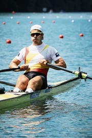 Roman Röösli ist im Einer auf dem Rotsee eine Klasse für sich. Sein Vorsprung im Ziel beträgt satte 6,56 Sekunden auf Nico Stahlberg. (Bild: Jakob Ineichen (Luzern, 8. Juli 2018)
