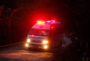 Ein Ambulanzfahrzeug im Einsazt (Bild: Sakchai Lalit / AP (Mae Sai, 9. Juli 2018))