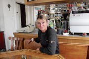 Die Wirtin des «Ochsen» in Rorschacherberg bleibt trotz schwieriger Zeiten zuversichtlich. (Bild: Vivien Huber)