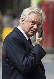 Der zurückgetretene Brexit-Minister David Davis in London. Bild: John Philips/Getty
