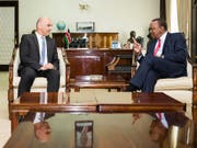 Bundespräsident Alain Berset ist am Montag in Nairobi zu offiziellen Gesprächen mit dem kenianischen Präsidenten Uhuru Kenyatta zusammengetroffen. (Bild: KEYSTONE/PETER KLAUNZER)