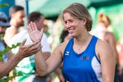 Hammerwerferin Nicole Zihlmann freut sich über Platz 2.Bild: Key (Luzern, 9. Juli 2018)