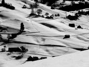 Das Bild «Weiler» zeigt den Hemberg in schwarz-weiss. (Bild: Jack Frei)