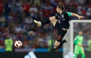 Wird als Weltfussballer gehandelt: Luka Modric. (Bild: Darko Bendic / EPA)