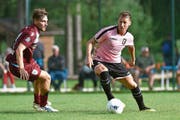 Der Luzerner Mittelfeldspieler Nicolas Haas (rechts) im Dress von Palermo. (Bild: Tullio M. Puglia/Getty (Belluno, 27. Juli 2018))