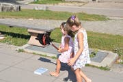 Das «Ponyreiten» auf Nando machte den Kindern grossen Spass. (Bild: Sabine Schmid)
