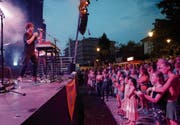 James Gruntz bei seinem Auftritt an der Zuger 1.-August-Feier. (Bild: Stefan Kaiser (Zug, 1. August 2018))