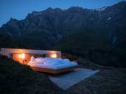 Geborgenheit in wilder Natur: Das Konzept des «Null Stern Hotels» der St. Galler Künstler Frank und Patrik Riklin wird in dieser Sommersaison von Toggenburg Tourismus adaptiert. (Symbolbild KEYSTONE/Ennio Leanza) (Bild: KEYSTONE/ENNIO LEANZA)