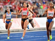 Mujinga Kambundji läuft auch über die 200 m in den EM-Final (Bild: KEYSTONE/AP/MARTIN MEISSNER)