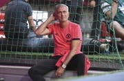 José Mourinho steht bei Manchester United unter Druck. (Bild: EPA)