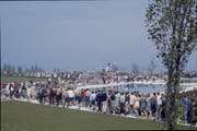 Grosser Andrang bei der Einweihung der Seebadi 1968. (Bild: PD)