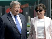 Sind nun US-Bürger: die Eltern von Präsidentengattin Melania Trump, Viktor und Amalija Knavs. (Bild: KEYSTONE/AP/SETH WENIG)