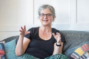 «Natürlich sind Frauen nicht einfach die besseren Menschen», sagt die feministische Theologin Ina Praetorius.Bild: Urs Bucher (Wattwil, 9. August 2018)