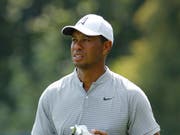 Tiger Woods mit höchster Konzentration auf dem Platz (Bild: KEYSTONE/AP/CHARLIE RIEDEL)